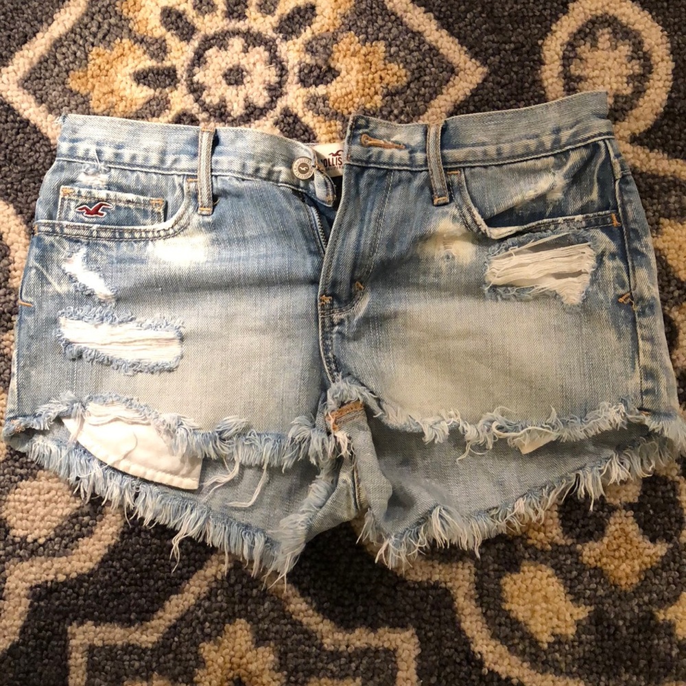 Hollister jean shorts!